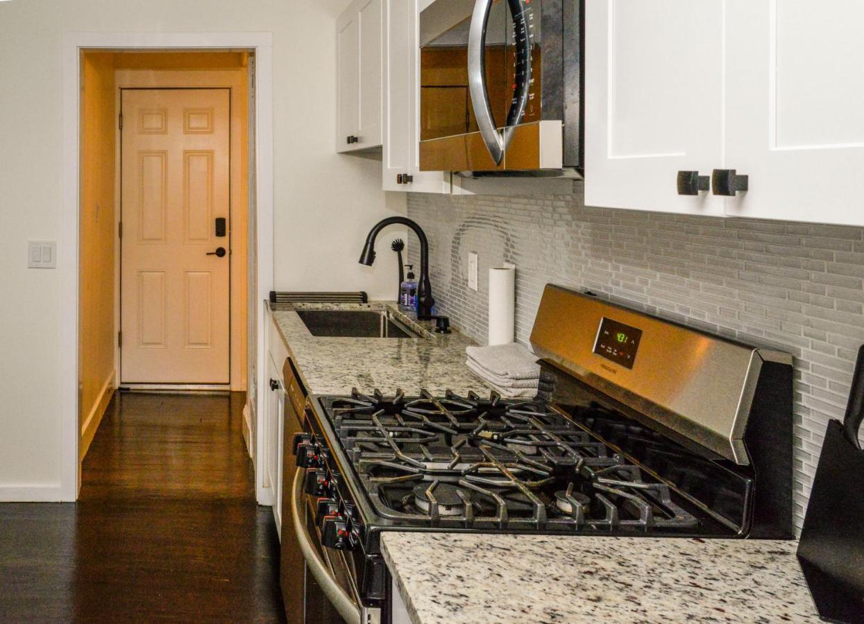 Modern Two Bedroom Condo - Boston Stoneham Exterior foto
